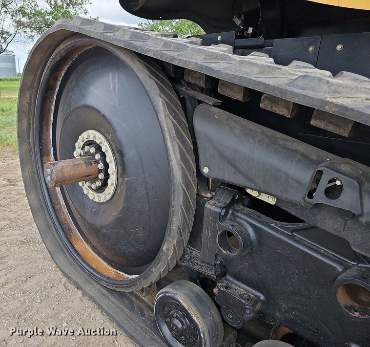 image for item DO2704 Challenger MT765C  tractor