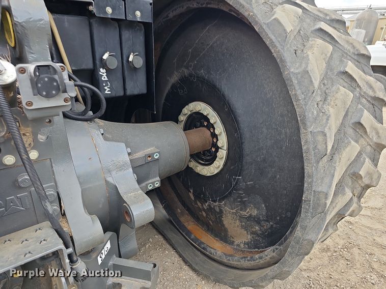 image for item DO2704 Challenger MT765C  tractor