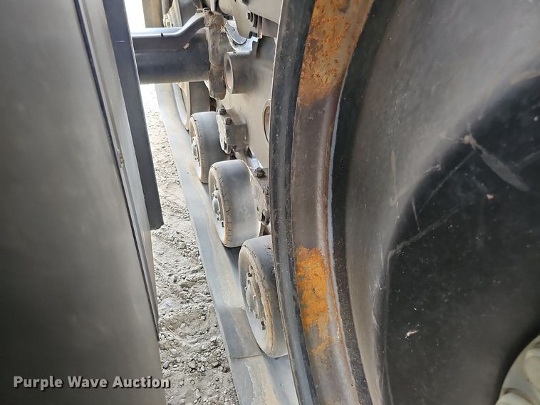 image for item DO2704 Challenger MT765C  tractor