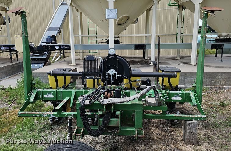 image for item DO2706 John Deere  planter
