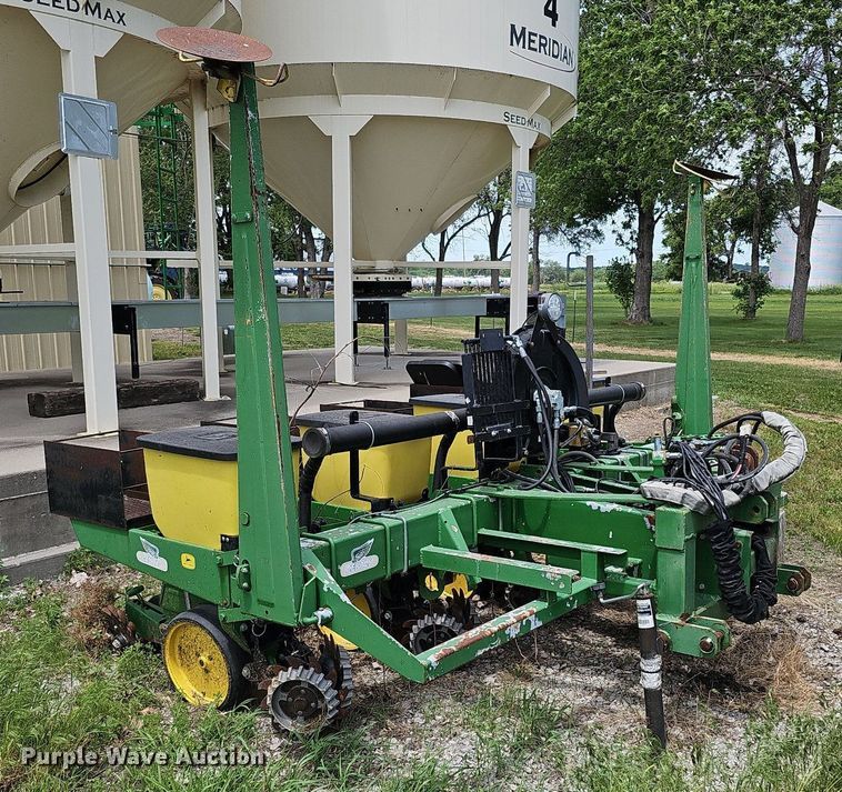 image for item DO2706 John Deere  planter