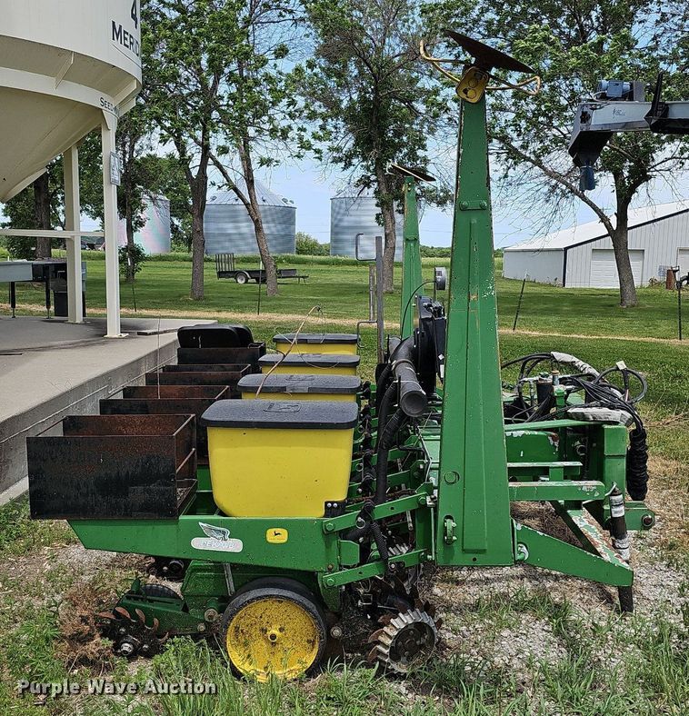 image for item DO2706 John Deere  planter