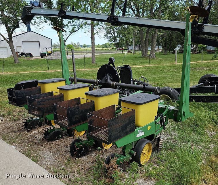 image for item DO2706 John Deere  planter