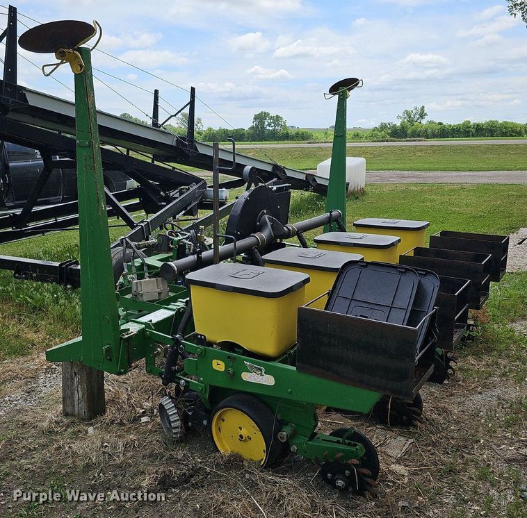 image for item DO2706 John Deere  planter
