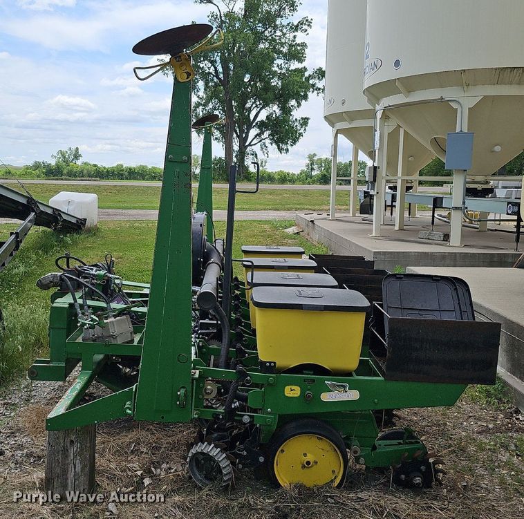 image for item DO2706 John Deere  planter