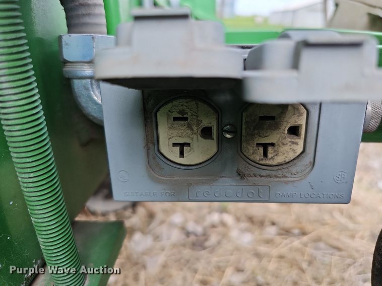 image for item DO2706 John Deere  planter