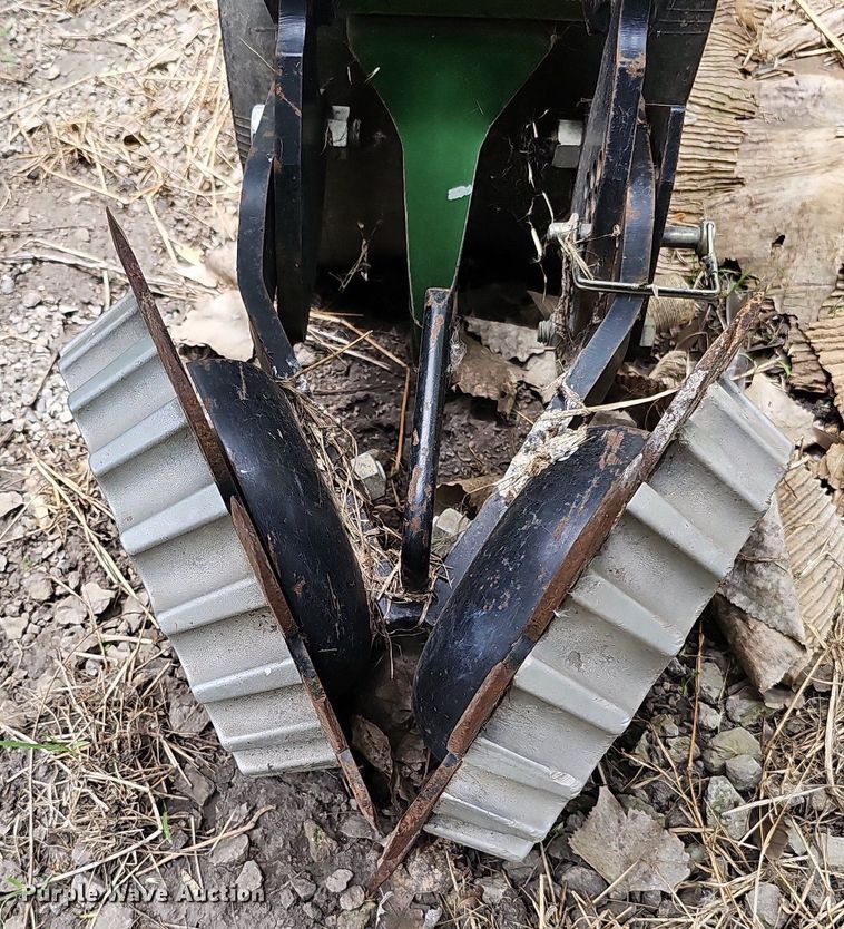 image for item DO2706 John Deere  planter