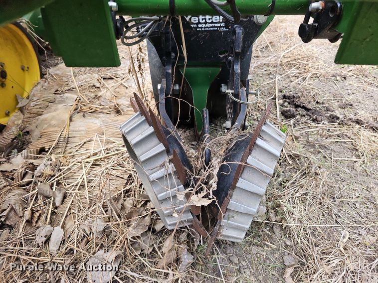 image for item DO2706 John Deere  planter