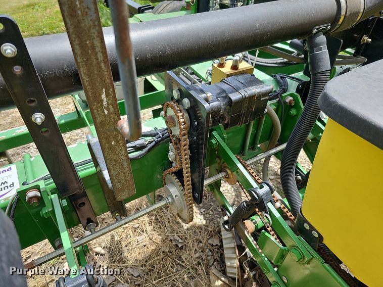 image for item DO2706 John Deere  planter