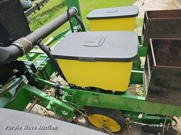 image for item DO2706 John Deere  planter