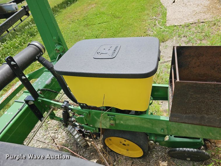 image for item DO2706 John Deere  planter