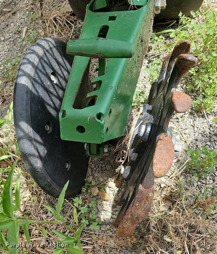 image for item DO2706 John Deere  planter