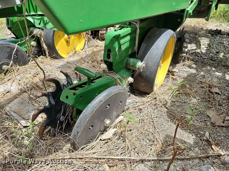 image for item DO2706 John Deere  planter