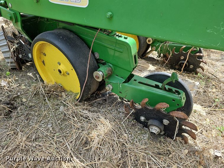 image for item DO2706 John Deere  planter