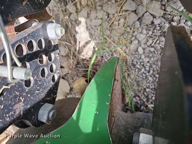 image for item DO2706 John Deere  planter