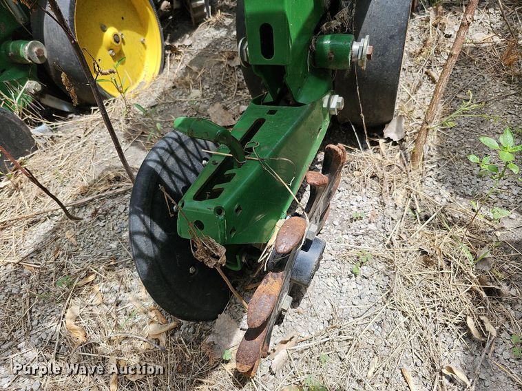 image for item DO2706 John Deere  planter