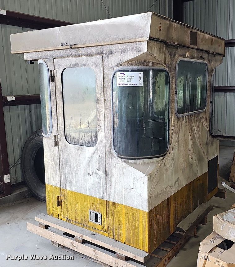 image for item DO2710 Ag-Chem TerraGator  cab