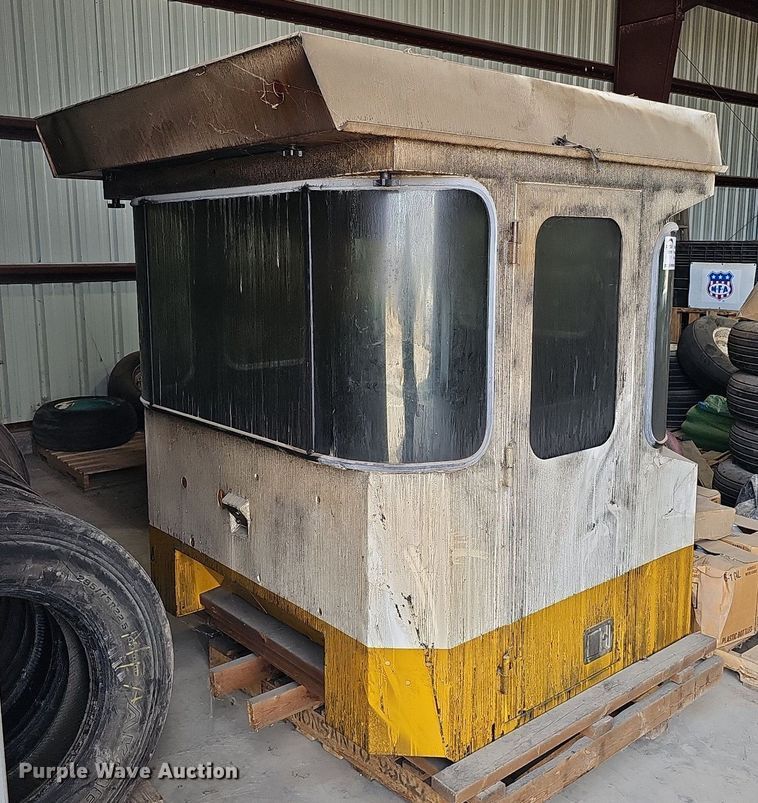 image for item DO2710 Ag-Chem TerraGator  cab