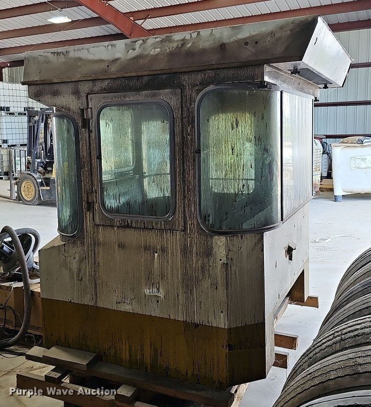 image for item DO2710 Ag-Chem TerraGator  cab