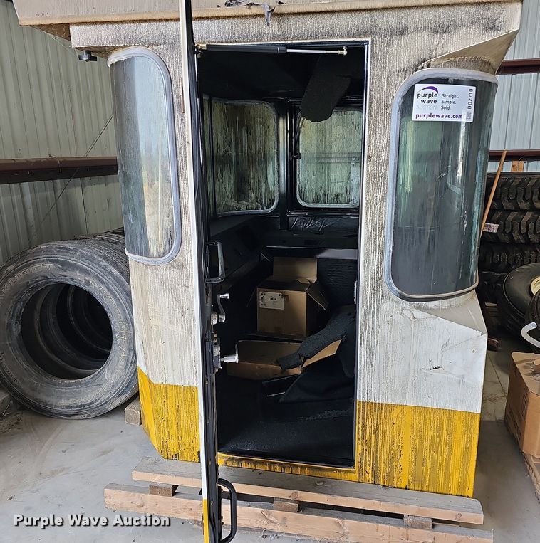 image for item DO2710 Ag-Chem TerraGator  cab