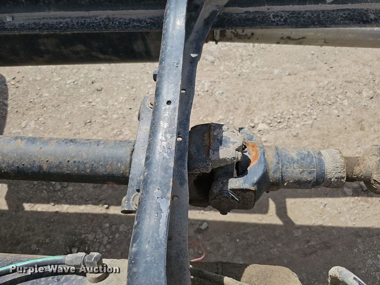 image for item DO2714 1993 International 8100  truck cab and chassis