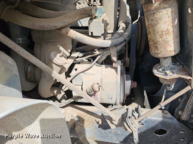 image for item DO2714 1993 International 8100  truck cab and chassis