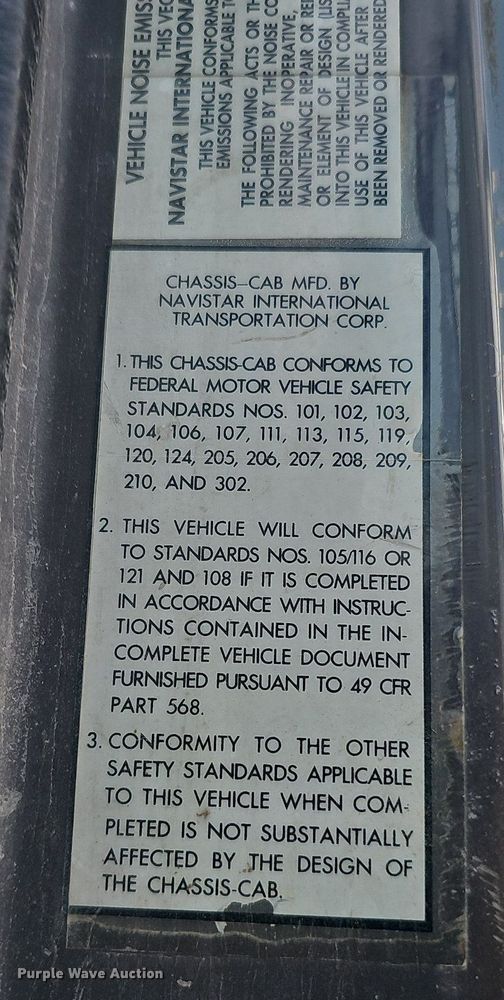 image for item DO2714 1993 International 8100  truck cab and chassis