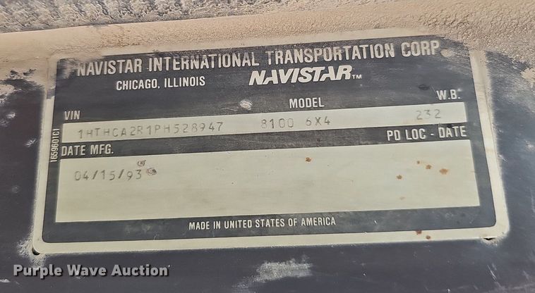 image for item DO2714 1993 International 8100  truck cab and chassis