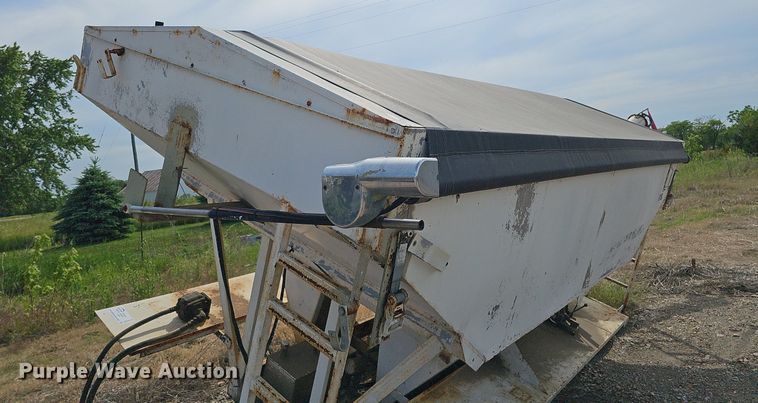 image for item DO2715 Simonsen SMC4816S  fertilizer delivery bed