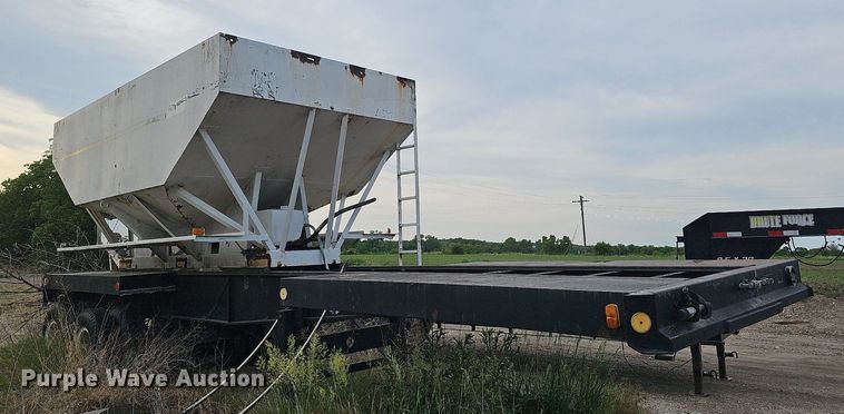 image for item DO2716 2009 Shop built  fertilizer tender trailer