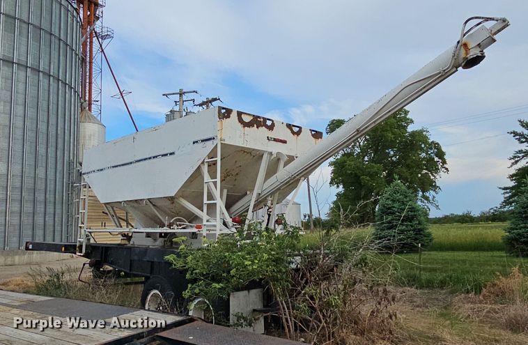 image for item DO2716 2009 Shop built  fertilizer tender trailer