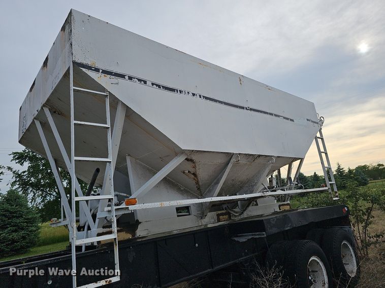 image for item DO2716 2009 Shop built  fertilizer tender trailer