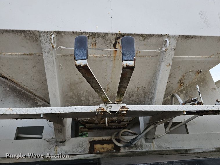 image for item DO2716 2009 Shop built  fertilizer tender trailer