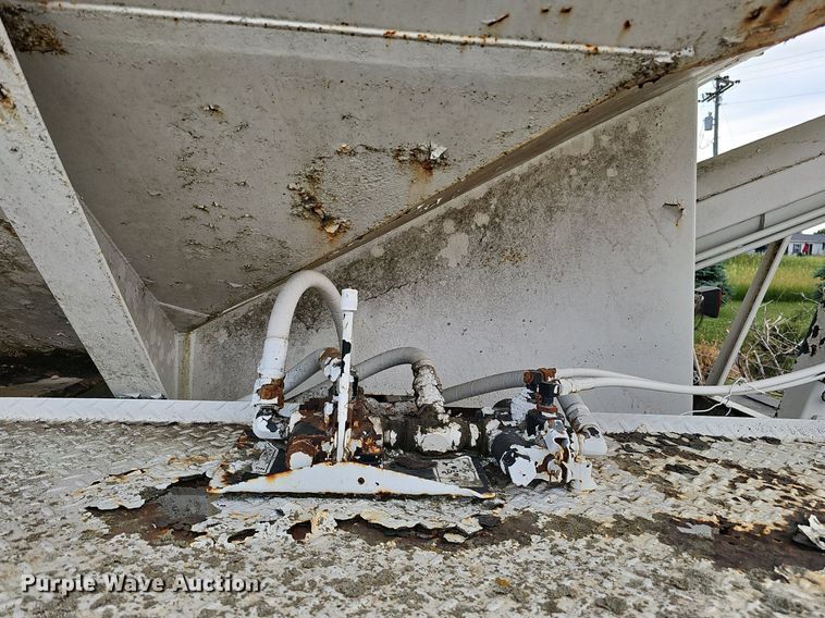 image for item DO2716 2009 Shop built  fertilizer tender trailer