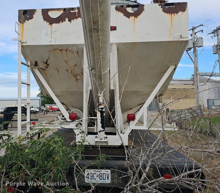 image for item DO2716 2009 Shop built  fertilizer tender trailer