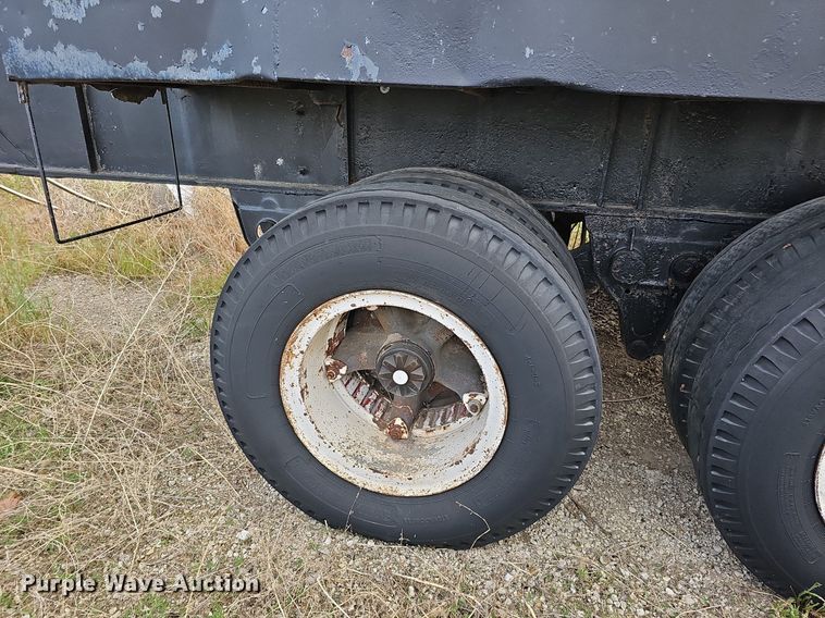 image for item DO2716 2009 Shop built  fertilizer tender trailer