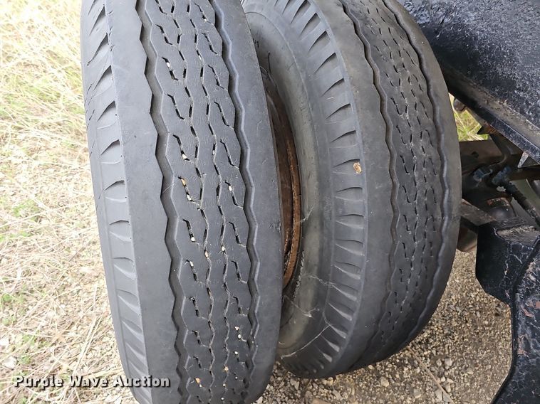image for item DO2716 2009 Shop built  fertilizer tender trailer