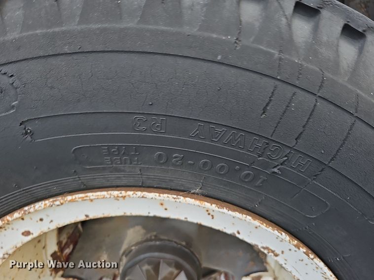 image for item DO2716 2009 Shop built  fertilizer tender trailer