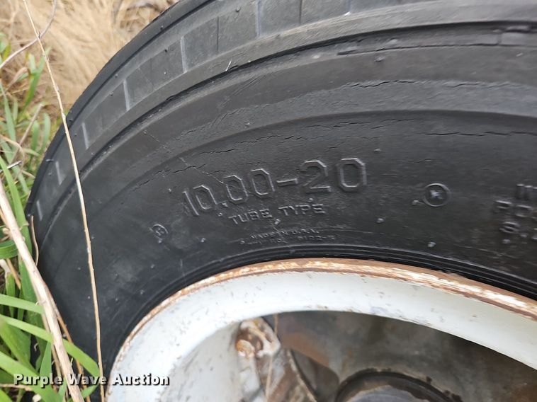 image for item DO2716 2009 Shop built  fertilizer tender trailer