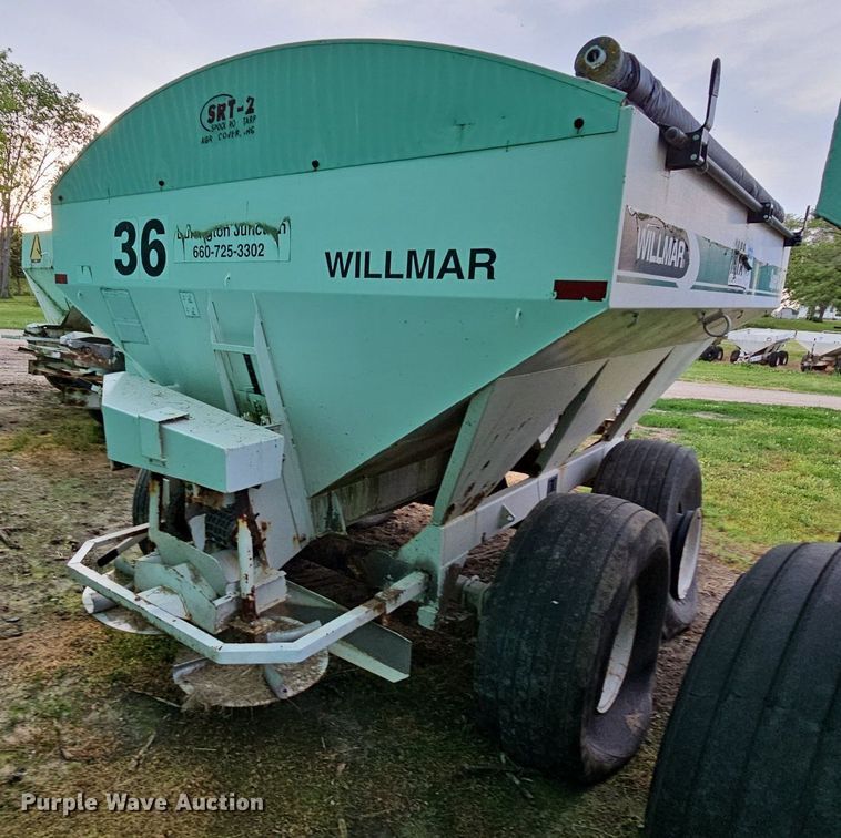 image for item DO2719 Willmar Super 600 spreader