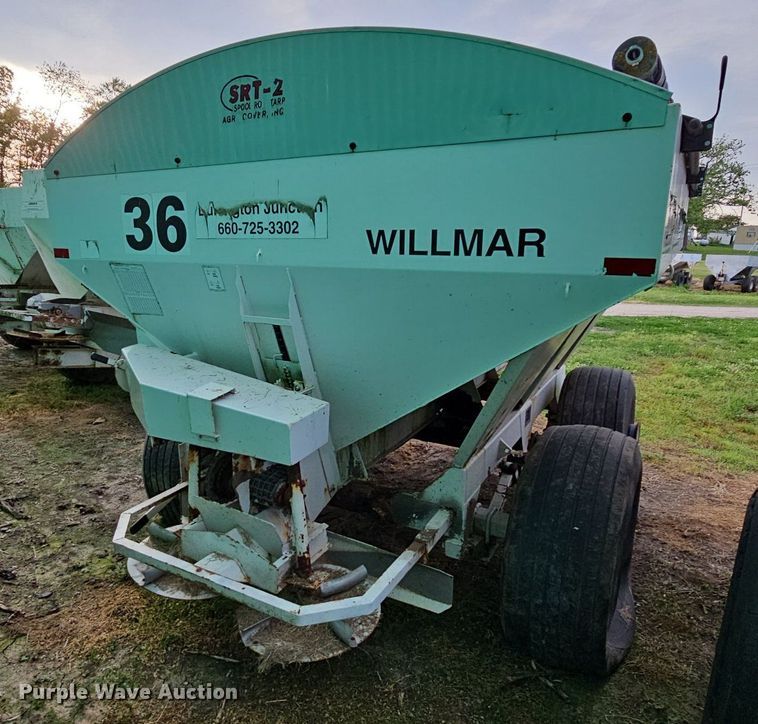 image for item DO2719 Willmar Super 600 spreader