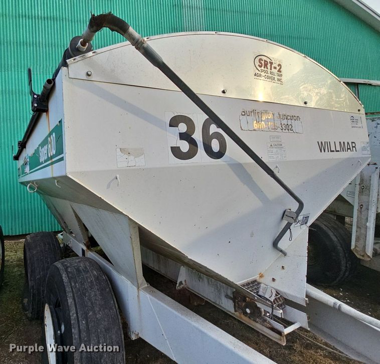 image for item DO2719 Willmar Super 600 spreader