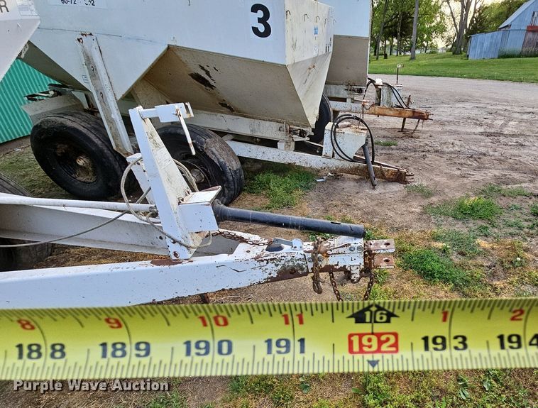 image for item DO2719 Willmar Super 600 spreader