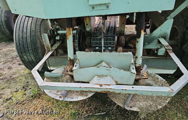 image for item DO2719 Willmar Super 600 spreader