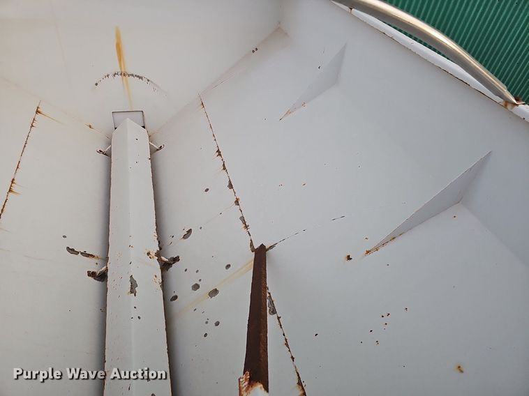 image for item DO2719 Willmar Super 600 spreader