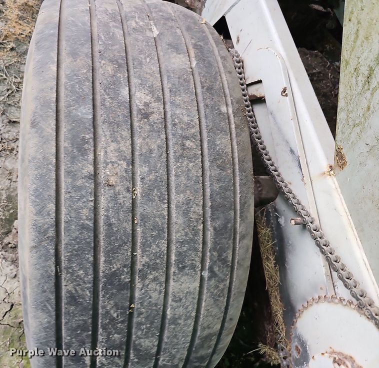 image for item DO2719 Willmar Super 600 spreader