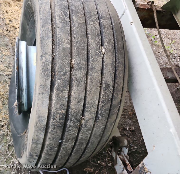 image for item DO2719 Willmar Super 600 spreader