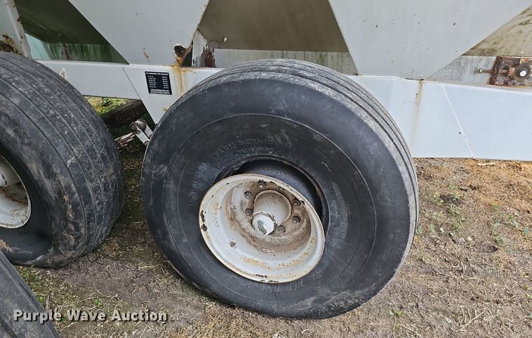 image for item DO2719 Willmar Super 600 spreader