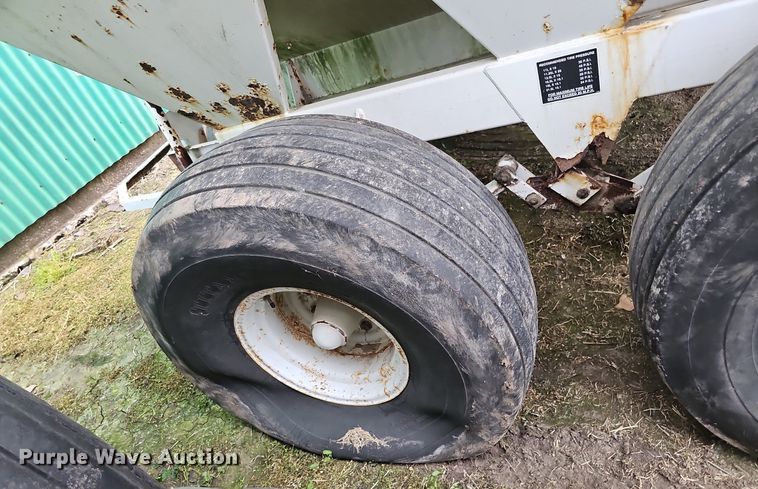 image for item DO2719 Willmar Super 600 spreader