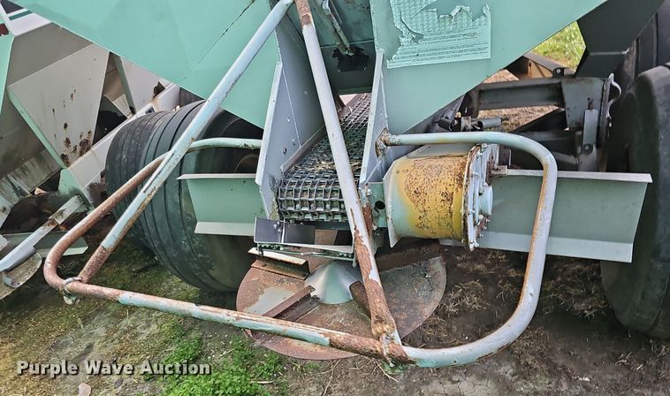 image for item DO2720 Dempster Clipper 200S spreader